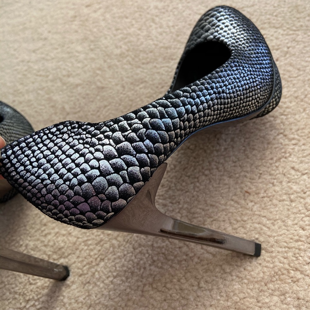 BCBGMaxAzria MA-Willoe Python Glimmer Platforms - Picture 2 of 8